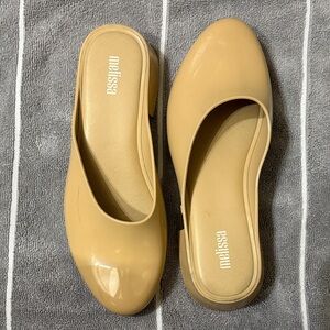 Melissa Women's Tan Slip-On Mules